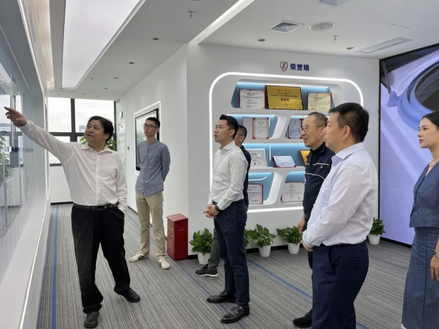 A group of entrepreneurs from Mitsui & Co., LTD., a Japanese TOP trading company, and NovaQuest, a subsidiary company, visited Shenzhen Cell Valley for investigation and exchange