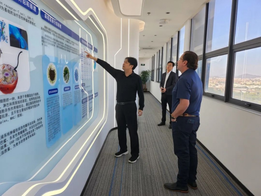 Professor Ivan O. Roosas from Baylor College of Medicine visited Cell Valley in Shenzhen
